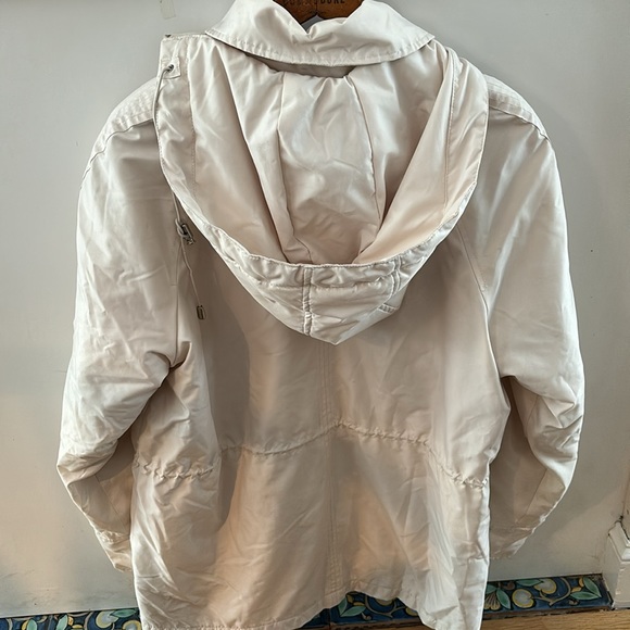 Jacket with hood. - Picture 2 of 5